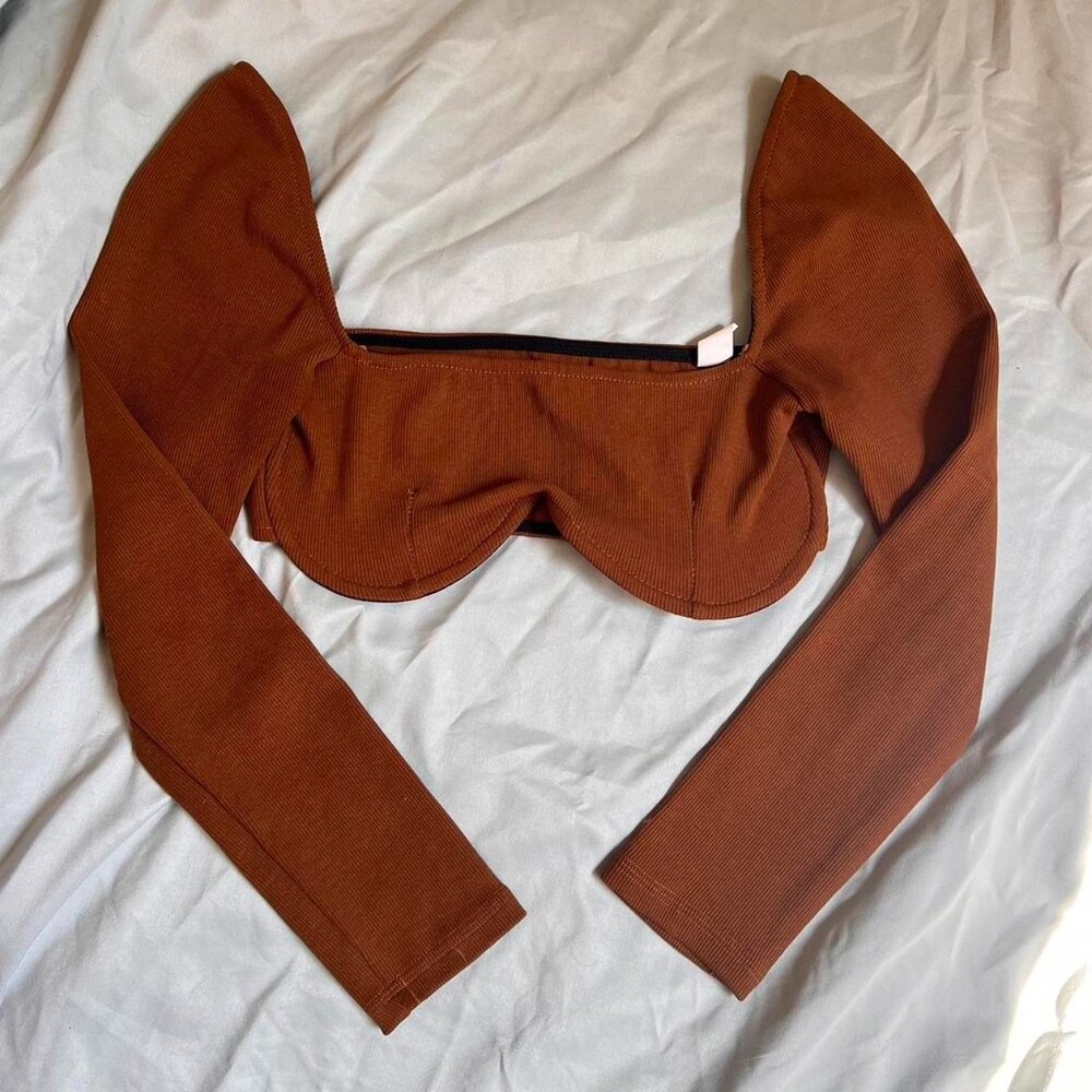 Brown knit long sleeve crop top